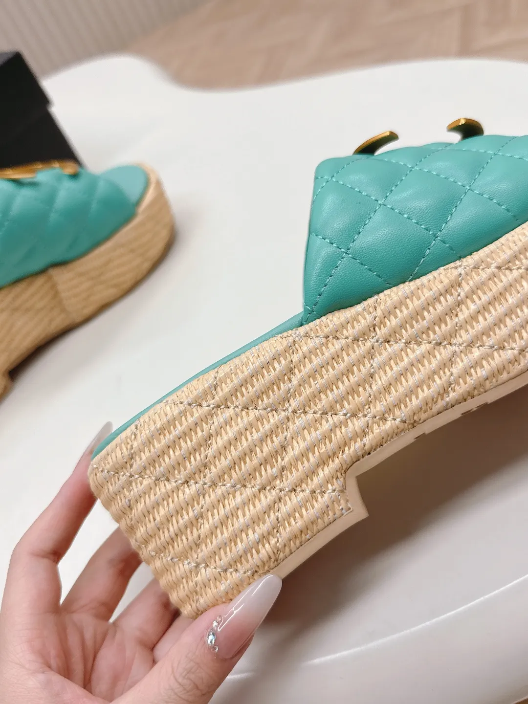 👟👟Ex-factory price 560👟👟 CHANEL Chanel 2025 new sandals and slippers series classic series every style is great rhombus platform sandals and slippers elegant and noble comfortable and versatile upper: sheepskin foot pad: sheepskin sole: rubber outsole size: 35-40